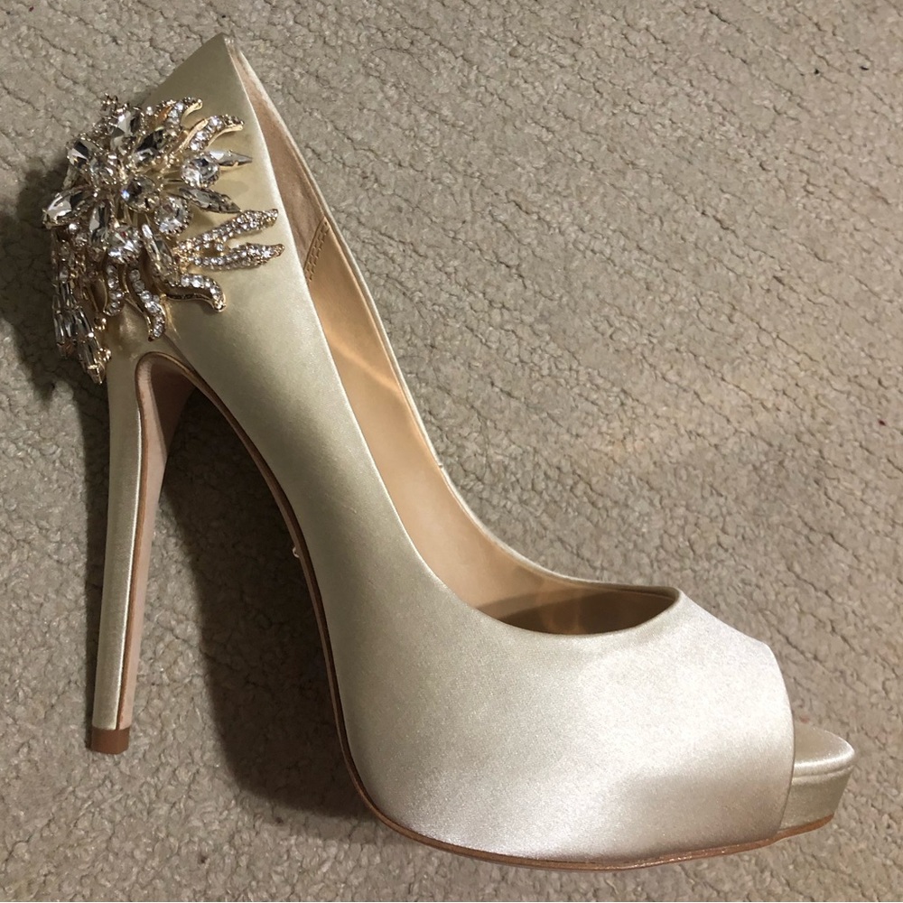 Badgley Mischka Pumps - Marcia